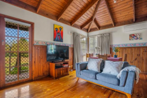 StayAU Lakeview Cottage 2BR Cozy Nature Getaway
